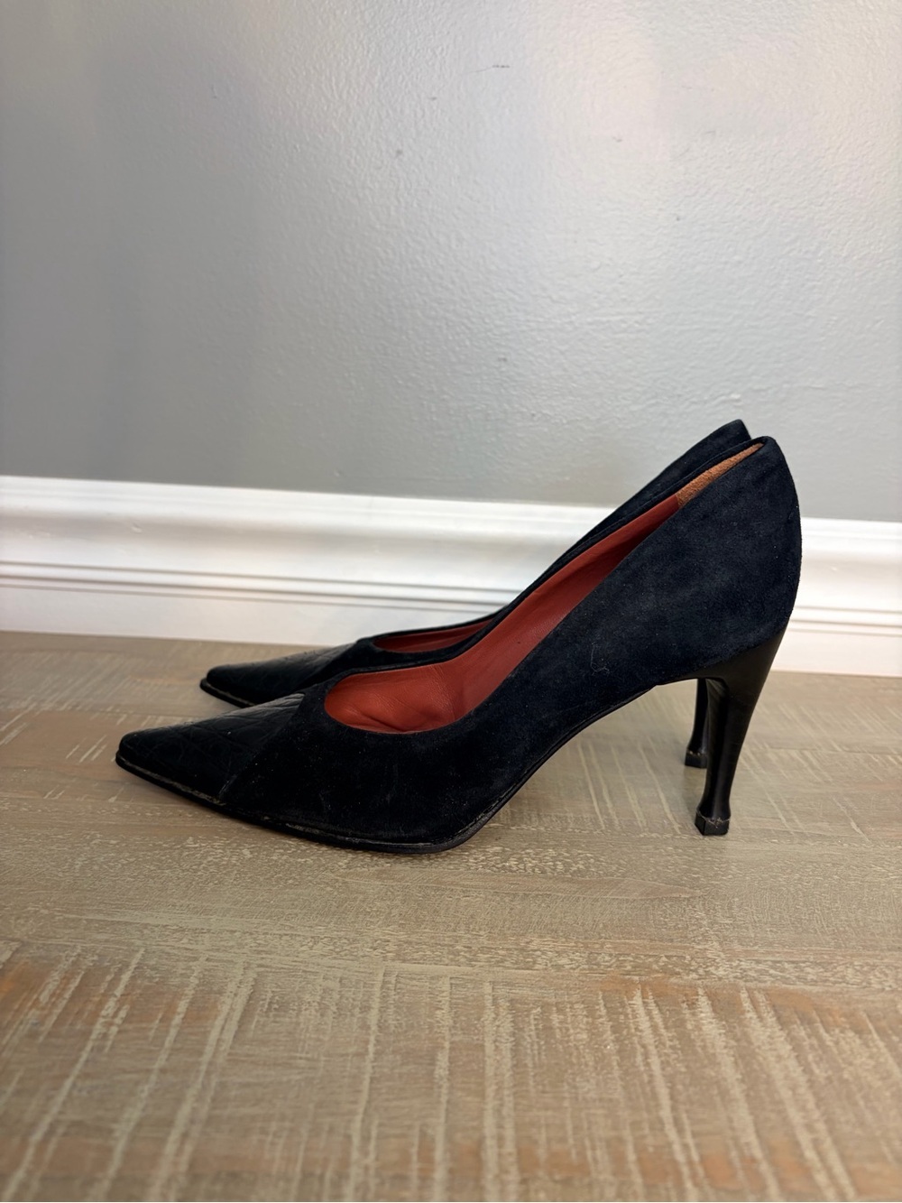 Sergio Rossi Women’s Vintage Black Pointy Toe High Heel Pumps, Size 35 (5 US) - Picture 5 of 8